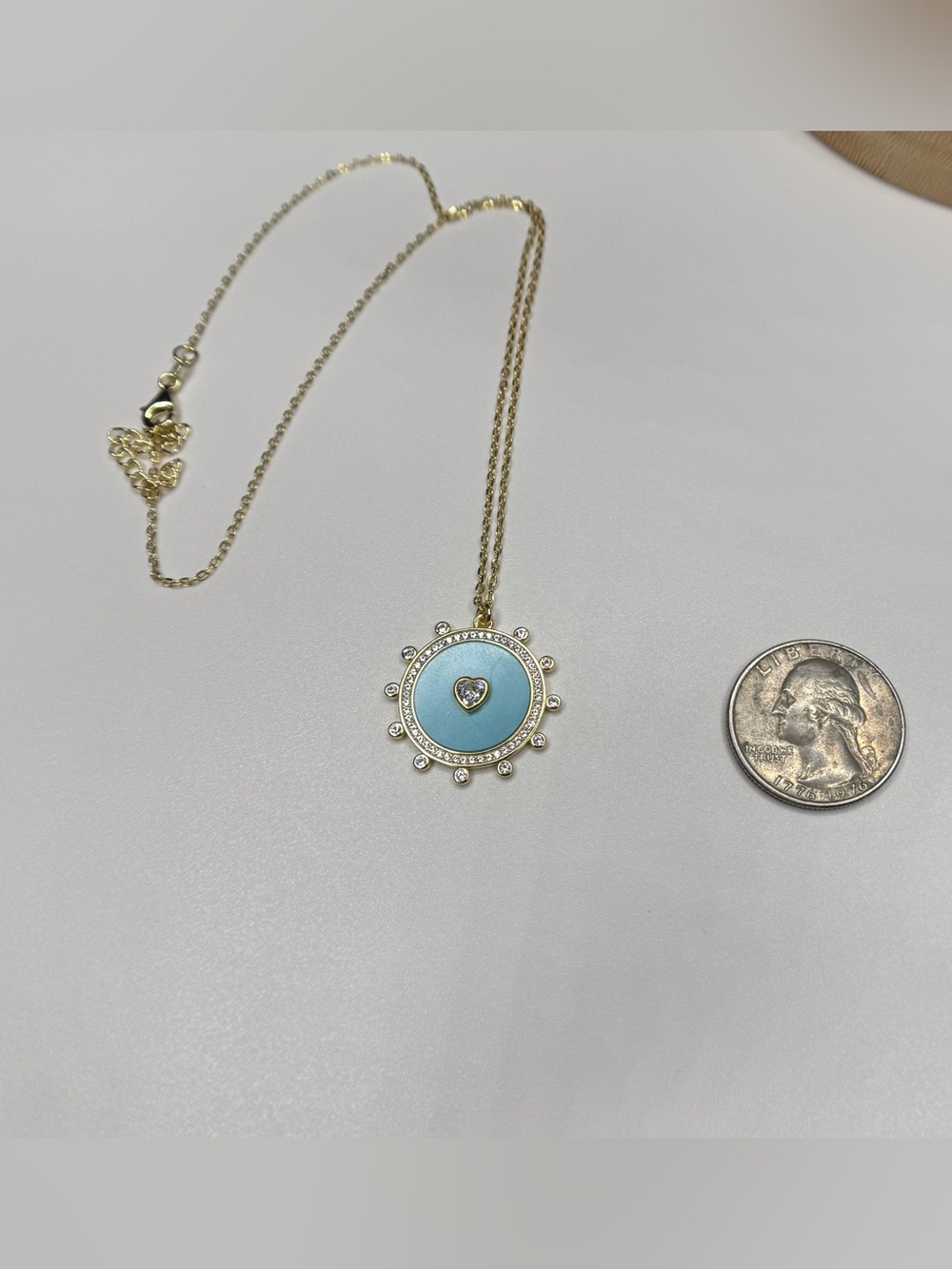 18K Gold Circular Turquoise Pendant Necklace with Heart Accent - Picture 4 of 5